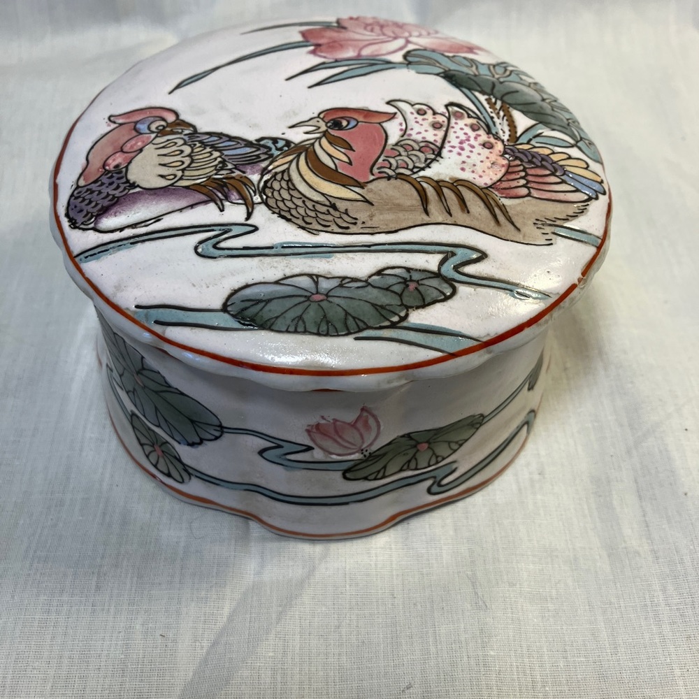 Vintage Chinese Porcelain Trinket Box Hand Painted in Macau with Mandarin Ducks